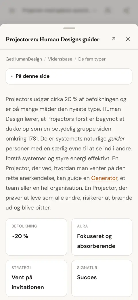 En artikel i vidensbasen om typen Projector, åbnet over det chatsvar, der linkede til den